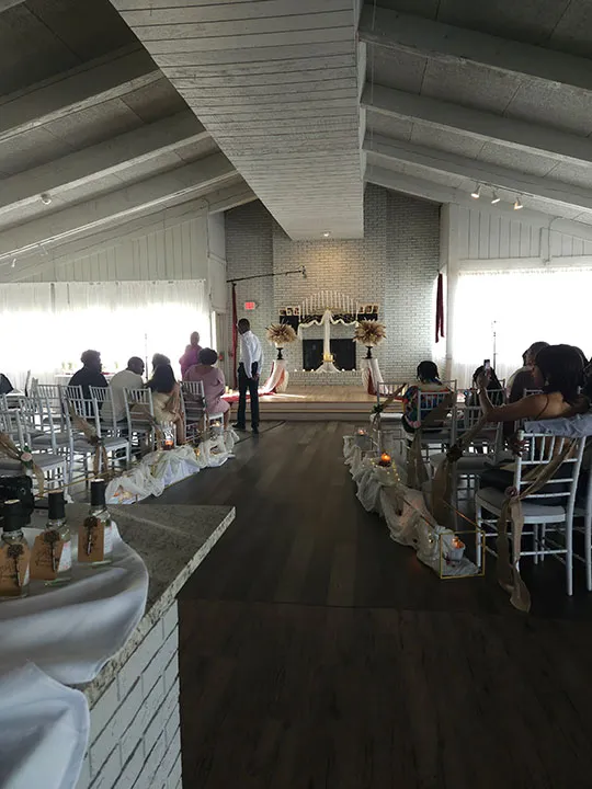 Floral and table styling at a wedding at The Little Cottage